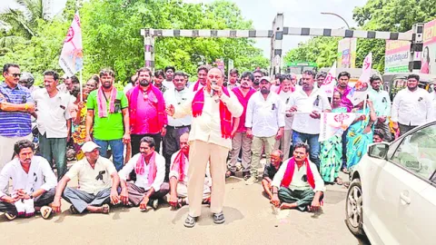 టీడీపీ తీరుపై రోడ్డెక్కిన జనసేన