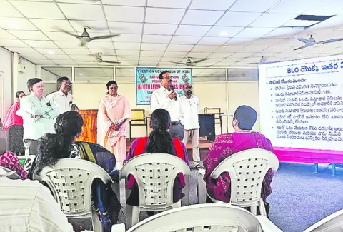 పోలింగ్‌ సరళిపై అవగాహన 