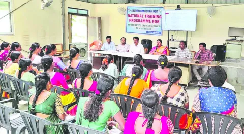 బీఎల్‌ఓల పాత్ర కీలకం 