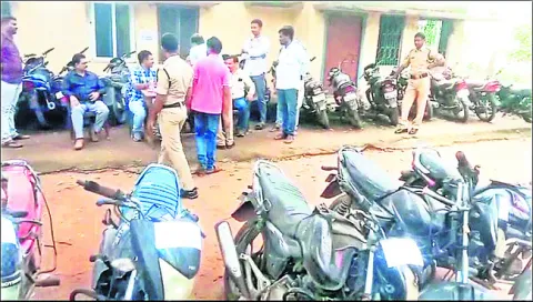 ప్రభుత్వానికి రూ. 6.89లక్షల ఆదాయం
