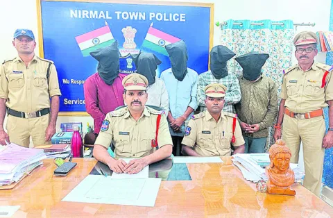 ఎలక్ట్రానిక్స్‌ గోదాంలో చోరీ
