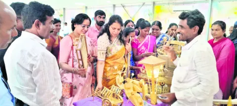 మహిళల ఆర్థిక స్వావలంబనకు తోడ్పాటు 