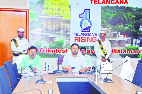 పంద్రాగస్టు నాటికి భూ సమస్యలు పరిష్కరించాలి