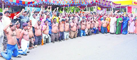 పోస్టాఫీసులో నగదు  గోల్‌మాల్‌ 
