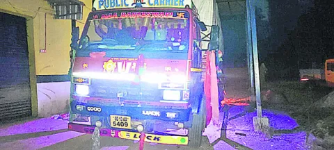 15 టన్నుల బియ్యం స్వాధీనం 