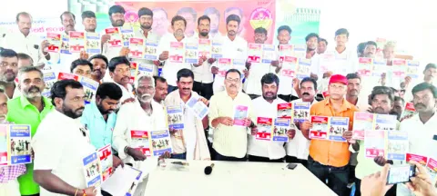 మత్స్యకారులు లక్షాధికారులు కావాలి