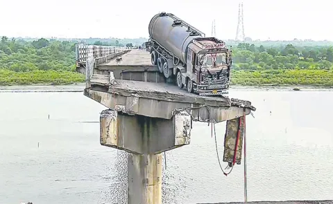 17 killed as vehicles fall into river after bridge collapses in Gujarat Vadodara