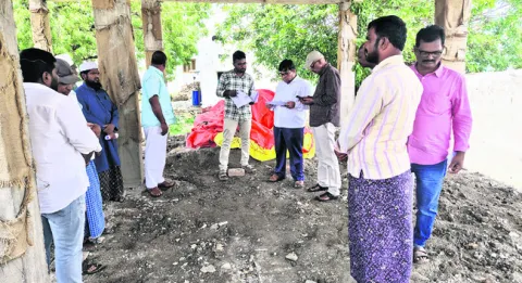 పంచాయతీ భవన నిర్మాణాలు వేగవంతం 