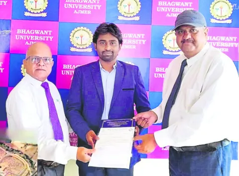 ఇంజినీరింగ్‌లో మహేశ్‌కు డాక్టరేట్‌ 