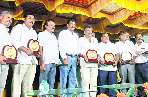 నూతన కార్యవర్గం ప్రమాణ స్వీకారం 