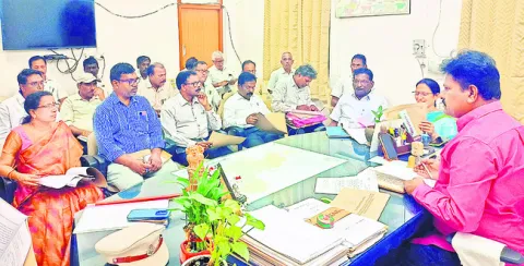 దేవదాయ భూములను పరిరక్షించాలి
