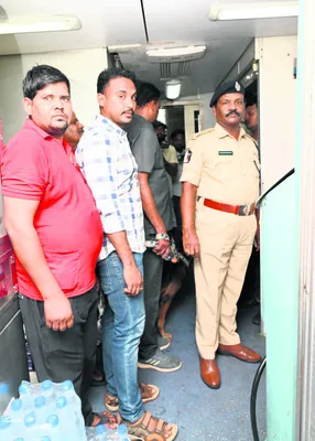 రైళ్లలో ప్రత్యేక తనిఖీలు 
