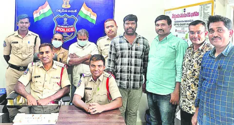 పగలు రెక్కీ.. రాత్రి చోరీ