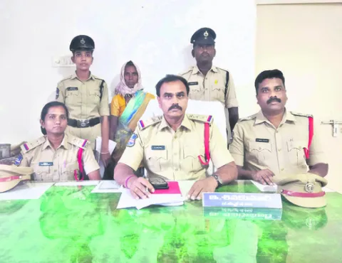 భర్తను కొట్టి చంపిన భార్య 
