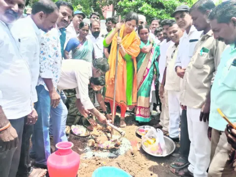పేదల సొంతింటి కలను నెరవేర్చడమే లక్ష్యం