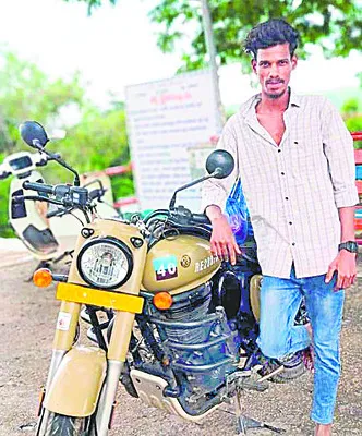 ఉరేసుకొని యువకుడి ఆత్మహత్య 
