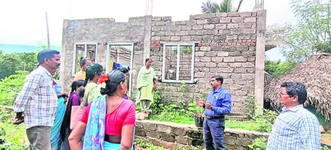 గృహ ప్రవేశాలకు సిద్ధం కావాలి 