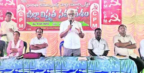 పోలవరం పునరావాసంలో తీవ్ర జాప్యం