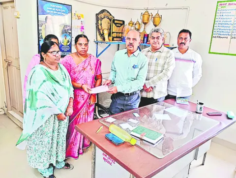 కండక్టర్‌ కుటుంబానికి రూ.1.08 కోట్ల పరిహారం 
