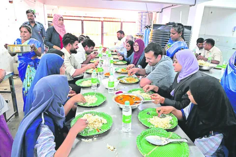విద్యార్థుల చేతుల్లోనే దేశ భవిష్యత్‌