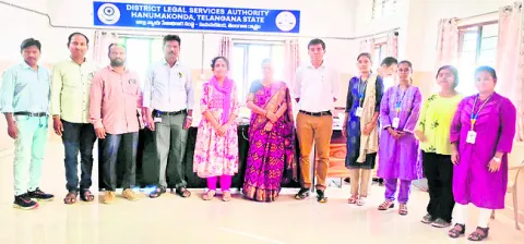 నిరాదరణ బాలలకు సాథితో సేవలు