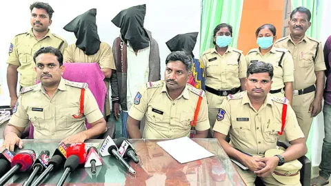 హత్య కేసులో నిందితుల అరెస్టు