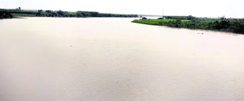 మైనింగ్‌ దెబ్బకు రోడ్లు ఛిద్రం 
