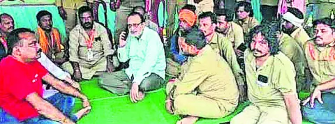 కొనసాగుతున్న డ్రైవర్ల సమ్మె 