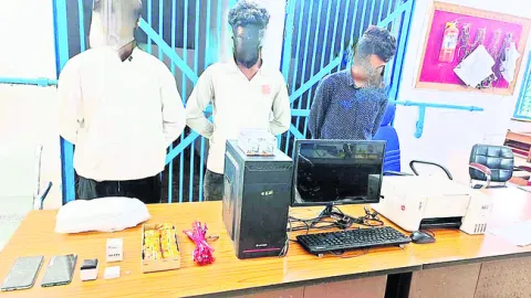 నకిలీ మావోయిస్టులు అరెస్టు 