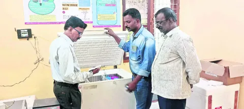 సకాలంలో వ్యాక్సినేషన్‌తో వ్యాధులు దూరం
