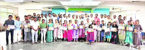 ప్రతిభావంతులకు పోపా చేయూత