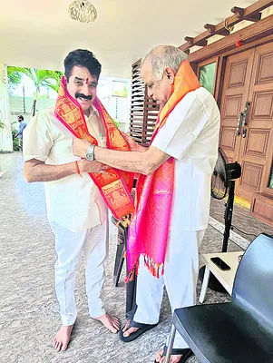 ధర్మశ్రీకి కన్నబాబు ఆశీస్సులు 