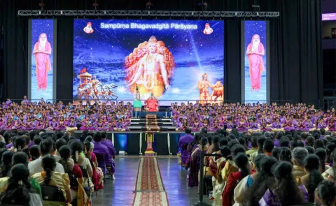 Sri Ganapathy Sachchidananda Swamiji Spreads the Glory of the Bhagavad Gita Worldwide12