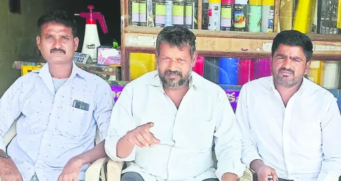 చిత్రకారులను కళాకారులుగా గుర్తించాలి 