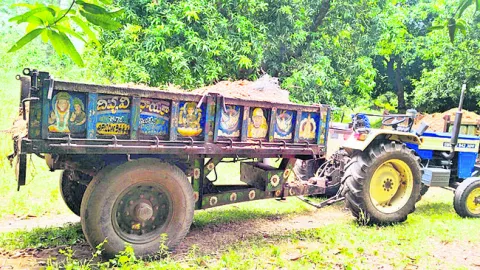 అక్రమంగా మట్టి తరలింపు.. 
