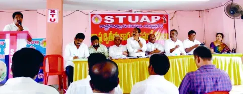 దిగజారుతున్న విద్యా ప్రమాణాలు 