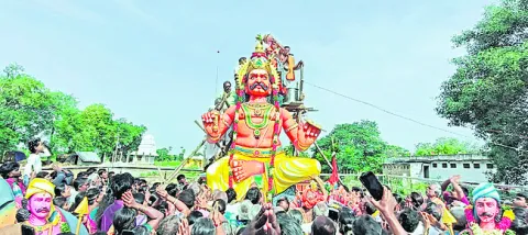 వైభవం..మునీశ్వర్‌ మహాకుంభాభిషేకం