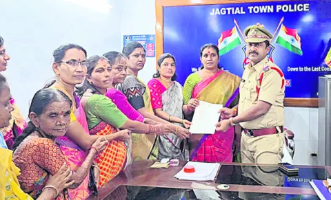 తీన్మార్‌ మల్లన్నపై ఫిర్యాదు