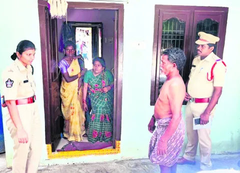 భార్యపై భర్త హత్యాయత్నం 