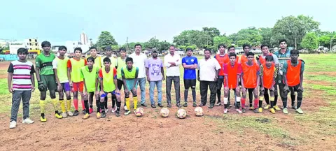 రాష్ట్రస్థాయి అండర్‌–16 ఫుట్‌బాల్‌ శిక్షణ తరగతులు ప్రార