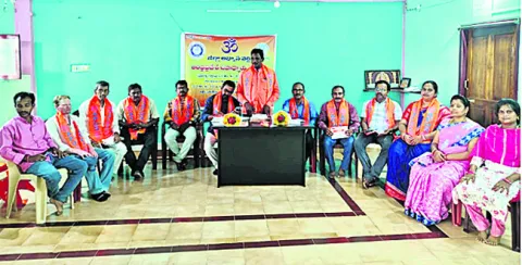 ఉద్యోగ, ఉపాధ్యాయులకు బకాయిలు చెల్లించాలి 
