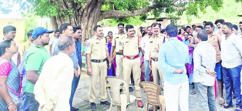 భూ వివాదాలను న్యాయపరంగా పరిష్కరించుకోవాలి