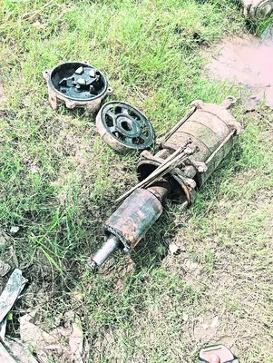 కేఎల్‌ఐ కాల్వలో మోటార్లు చోరీ 
