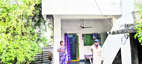 భర్త మరణించినా.. 
