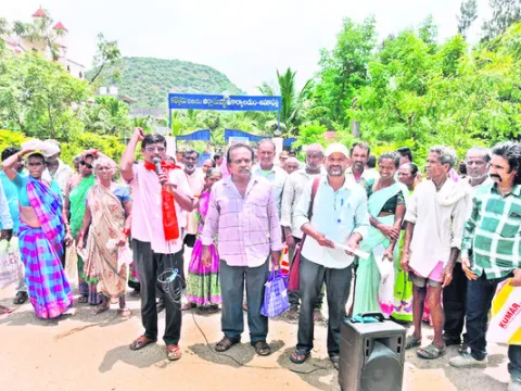 నాలుగు రెట్లు పరిహారం చెల్లించాలని సుజల స్రవంతి ప్రాజెక
