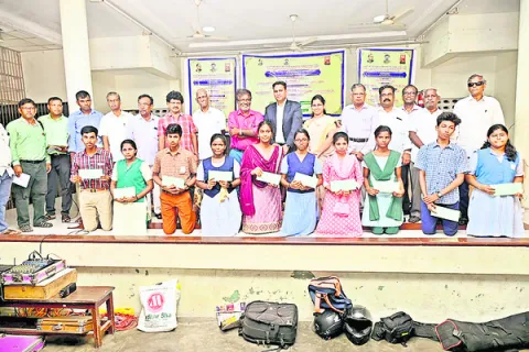 ఘనంగా మాస్‌ ప్రతిభా అవార్డుల ప్రదానోత్సవం