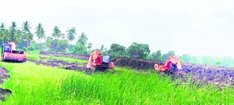 అక్రమ