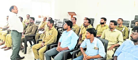 ప్రయాణికుల భద్రతకు ఆర్టీసీ ప్రాధాన్యం