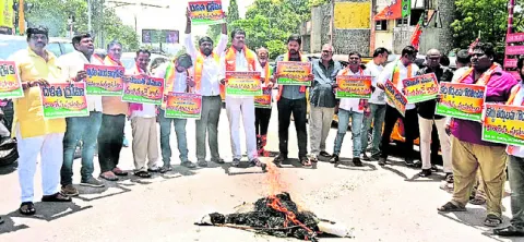 బాధ్యత మరిచి మాట్లాడుతున్న భట్టి