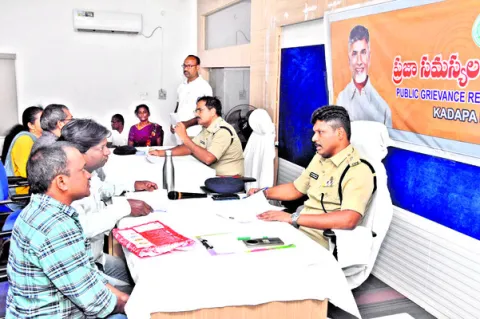 బాధితులకు చట్టపరిధిలో న్యాయం చేయండి